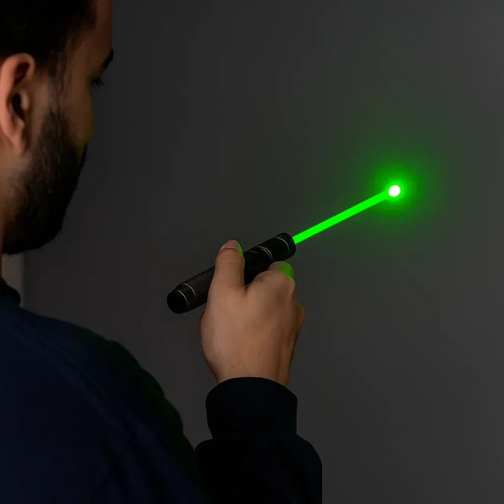 Potente Torcia Laser a Lungo Raggio
