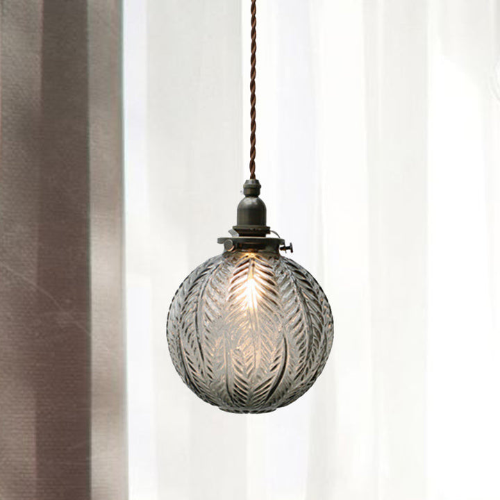 ColonialGlow: Lampada a sospensione rotonda in vetro con design coloniale e compatibile con LED – per ingressi e soggiorni