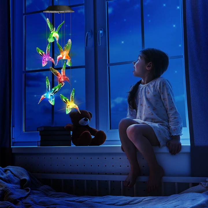 SkyCharm™ – Cloche à vent lumineuse à énergie solaire en forme de colibri