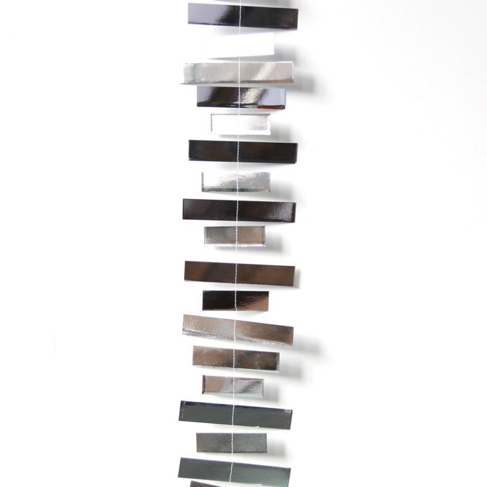 PrismStrips™ – Ghirlanda in Carta Riflettente Kinetica