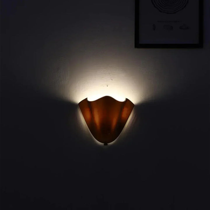 Lampada da parete LED a forma di conchiglia ispirata all&