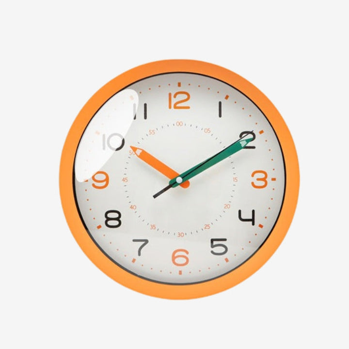 NordicTime – Orologio da Parete Rotondo con Numeri Nordici Chiari