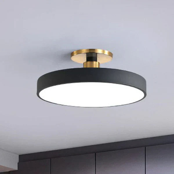 Lampada da soffitto rotonda minimalista