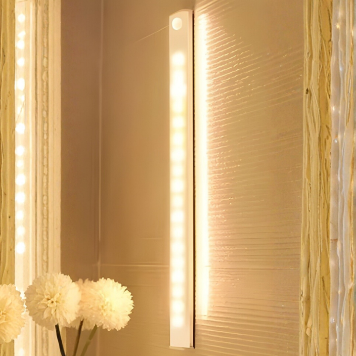 LumoBar™ – Barra luminosa LED magnetica intelligente con sensore di movimento