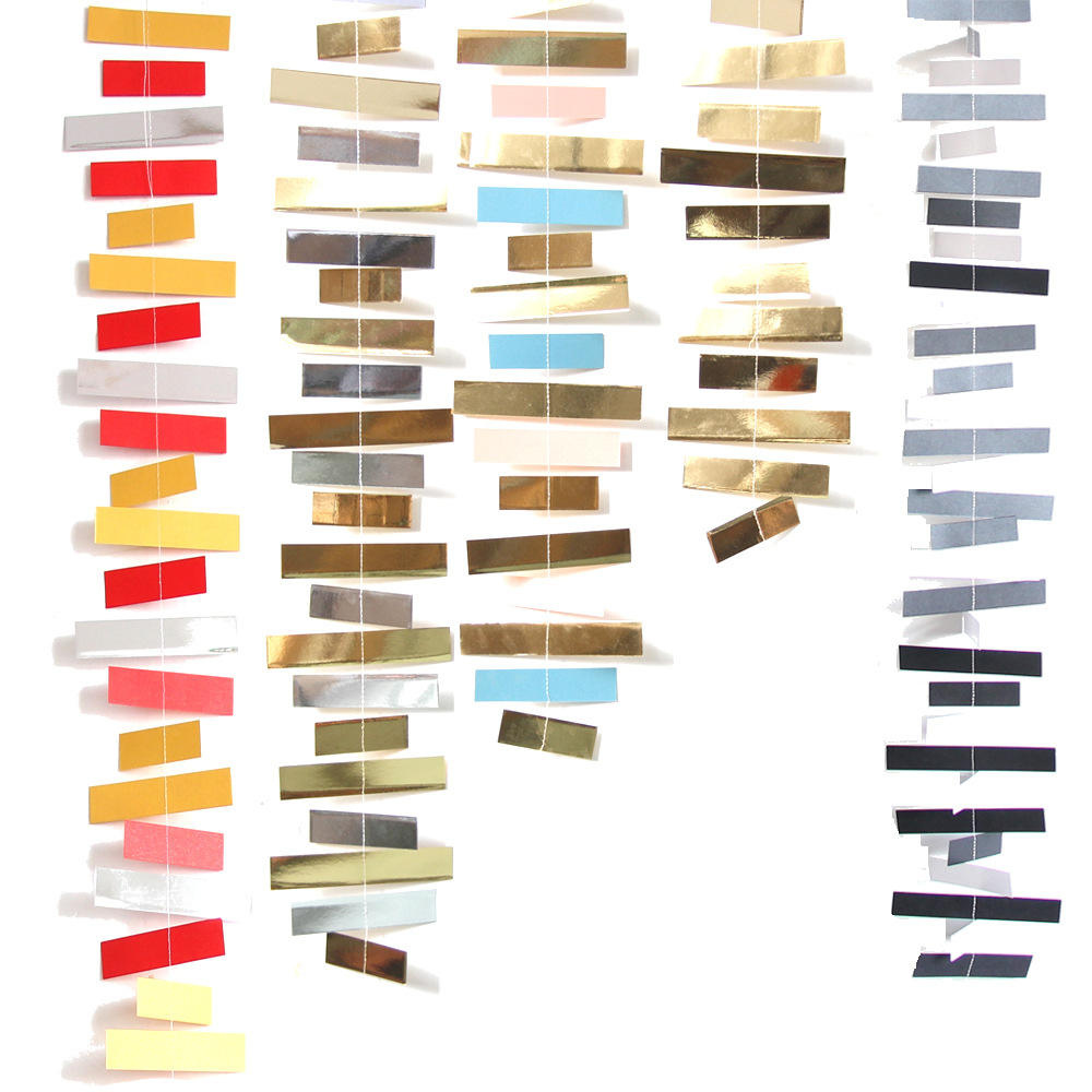 PrismStrips™ – Ghirlanda in Carta Riflettente Kinetica
