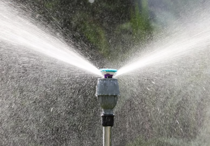 HydroSpin™ – Arroseur de jardin rotatif ajustable