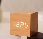 Orologio Digitale in Legno Moderno
