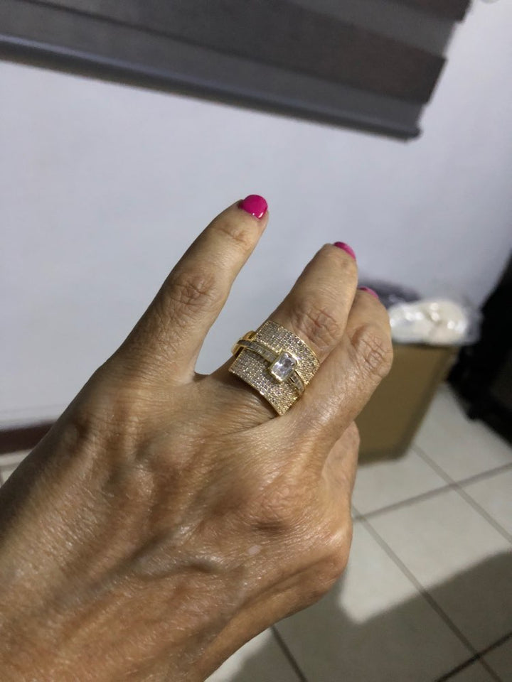 Anello impilabile per donne | Design di lusso | Zircone cubico | Anello di fidanzamento e statement