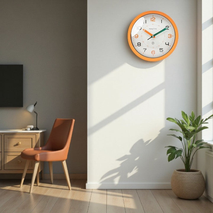 NordicTime – Orologio da Parete Rotondo con Numeri Nordici Chiari