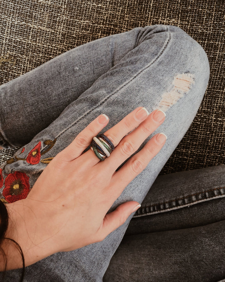 Anello impilabile per donne | Design di lusso | Zircone cubico | Anello di fidanzamento e statement
