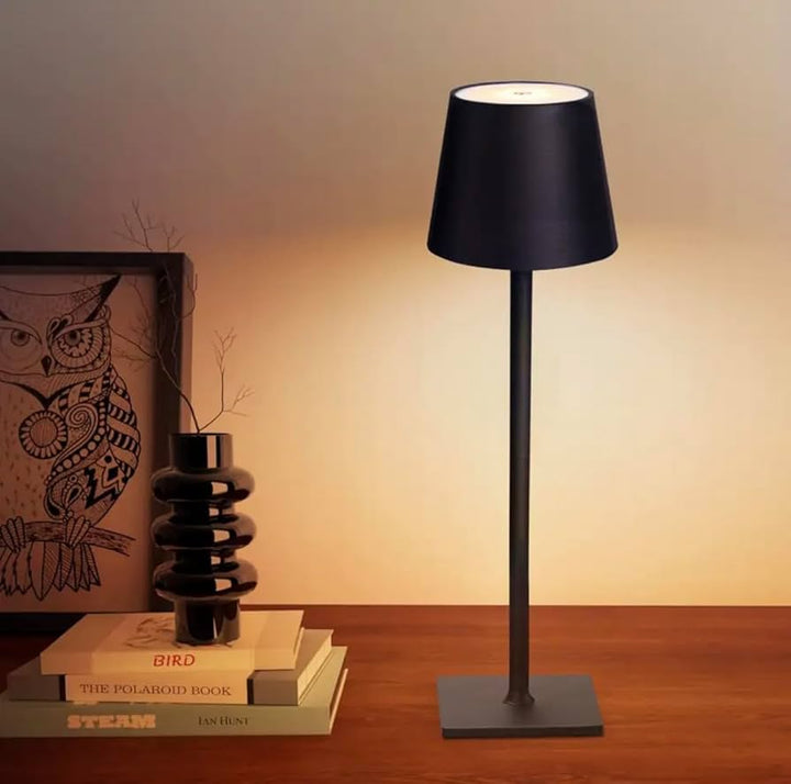 NordAura: Lampada da Tavolo LED Senza Fili – Ricaricabile, Dimmerabile e Moderna in Stile Scandinavo