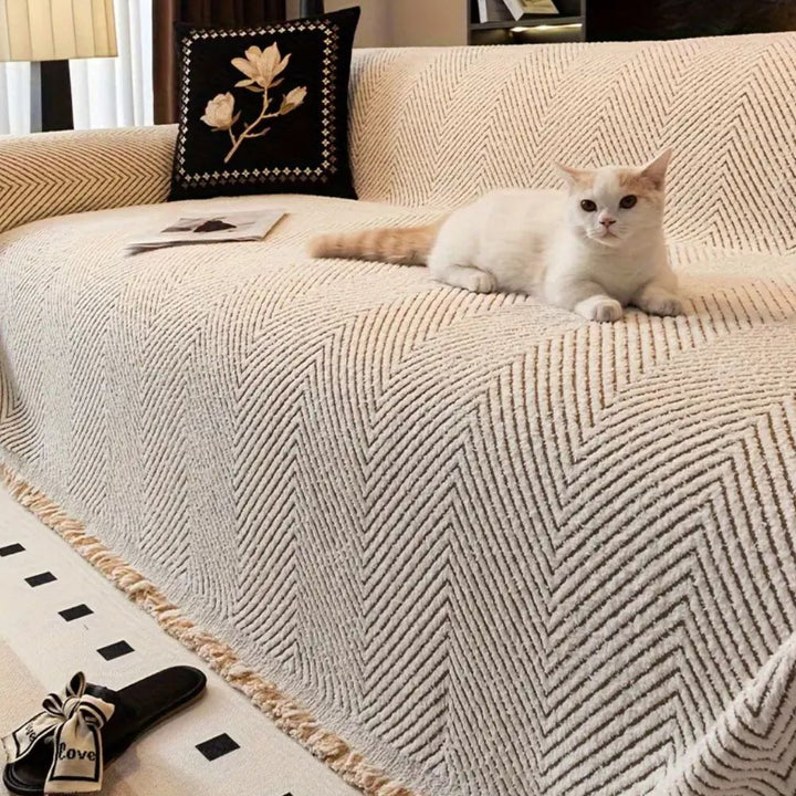 Copertura per Divano LumiWeave Luxe Herringbone – Protezione Elegante per un Interno Senza Tempo