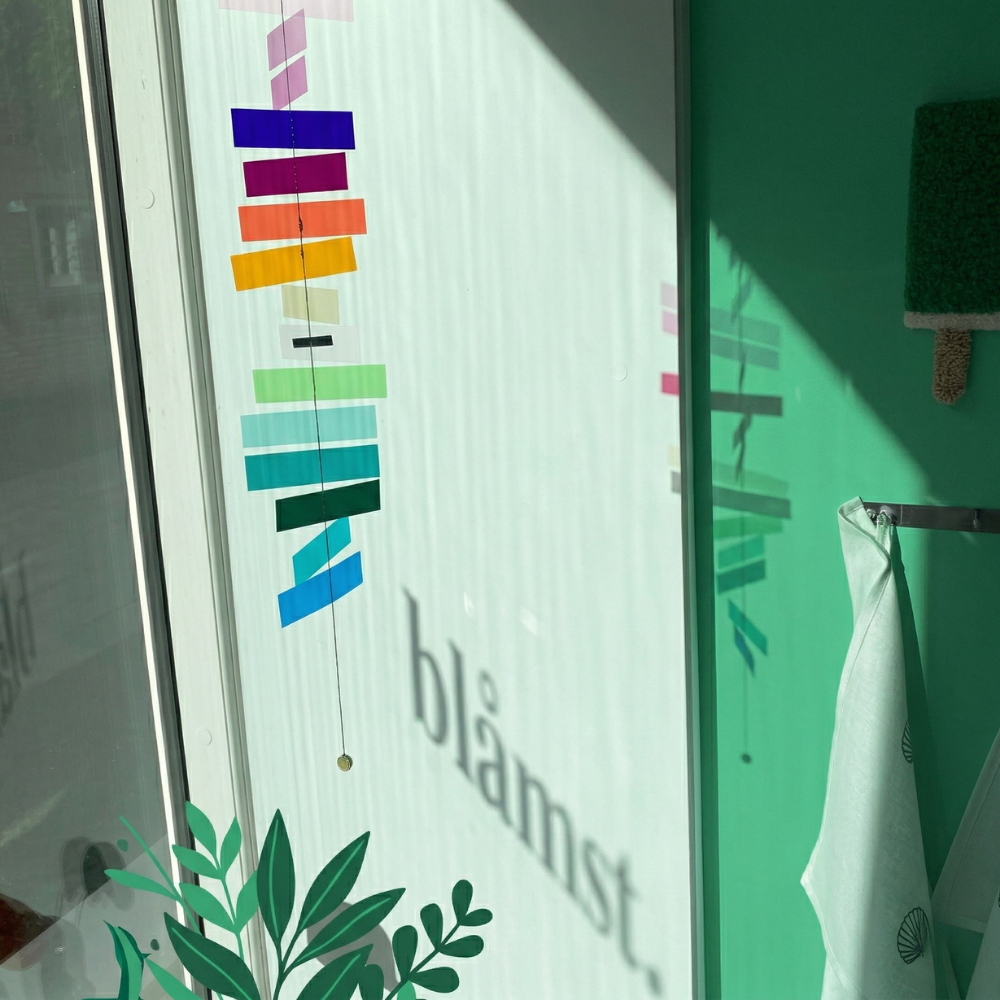 PrismStrips™ – Ghirlanda in Carta Riflettente Kinetica