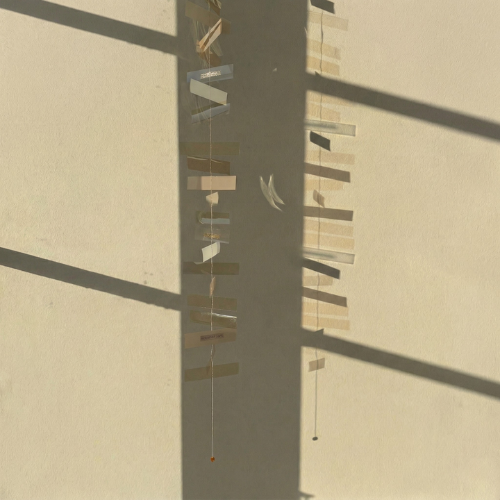 PrismStrips™ – Ghirlanda in Carta Riflettente Kinetica