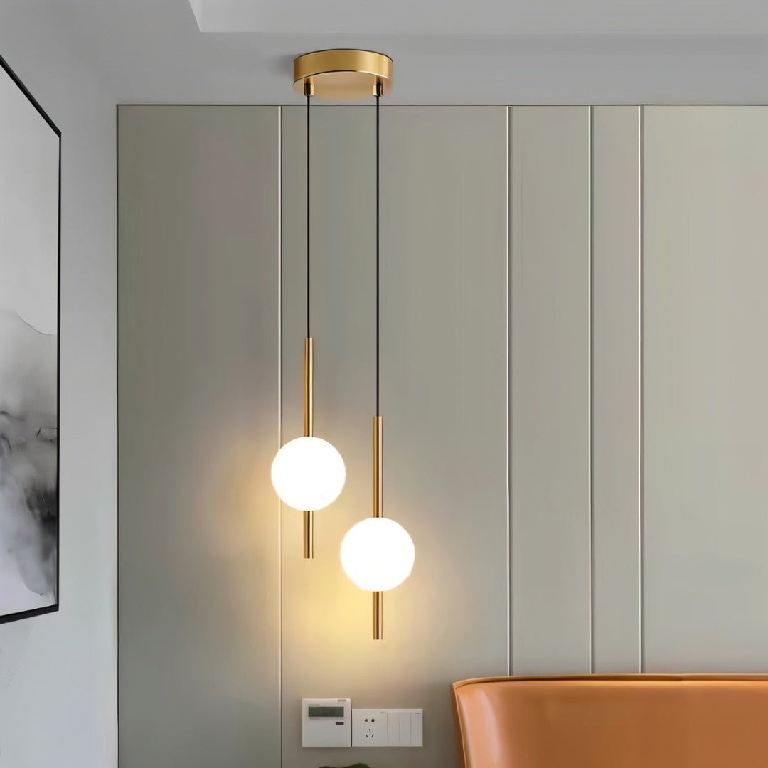 AcryLuma: Lampada a sospensione a sfera nordica in acrilico e metallo – per camere da letto e zone pranzo