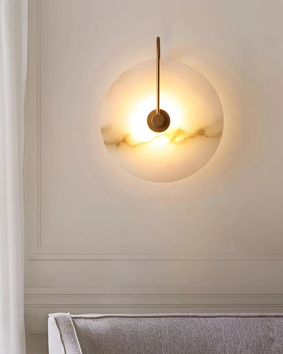 AlbaCiré: Moderno Applique LED in Alabastro dal design circolare – per camera da letto e soggiorno