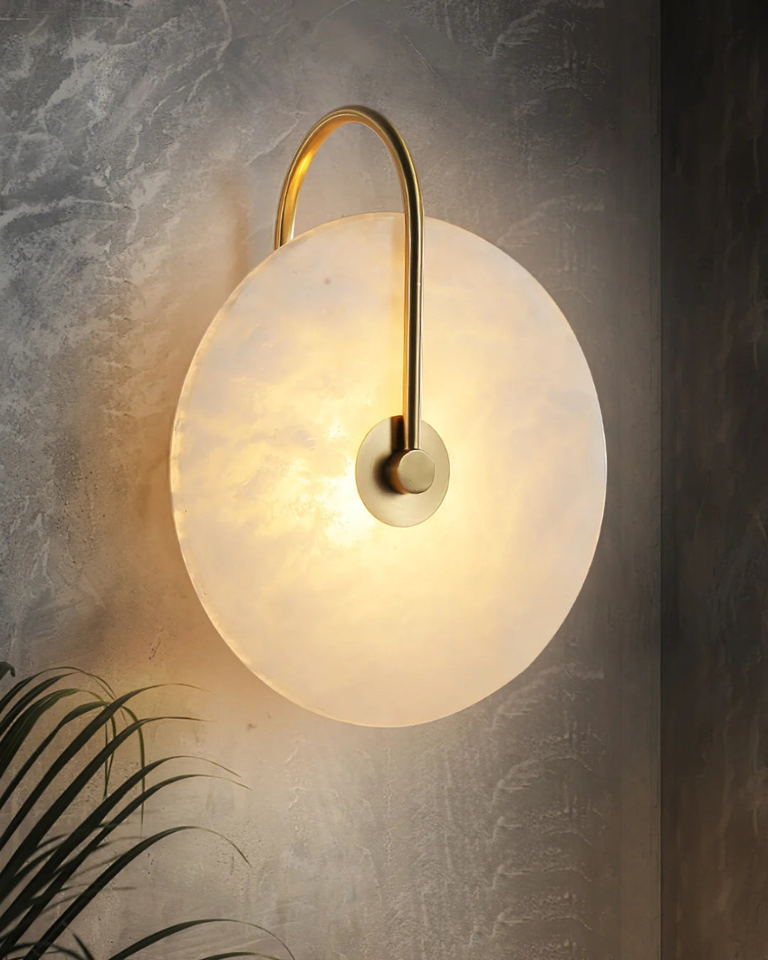 AlbaCiré: Moderno Applique LED in Alabastro dal design circolare – per camera da letto e soggiorno
