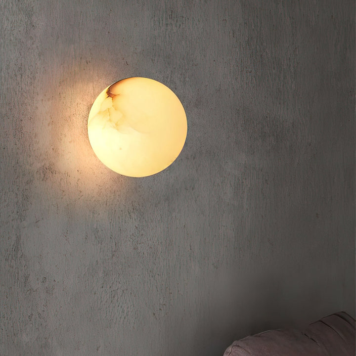 AlbaGlobus: Applique rotonda LED 1-fiamma con sfera in vetro di alabastro e telaio in ferro – per corridoio e soggiorno