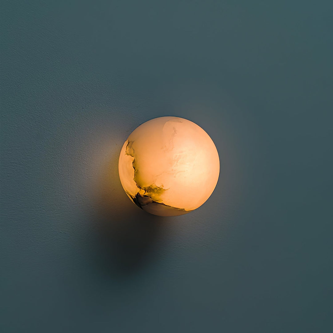 AlbaGlobus: Applique rotonda LED 1-fiamma con sfera in vetro di alabastro e telaio in ferro – per corridoio e soggiorno
