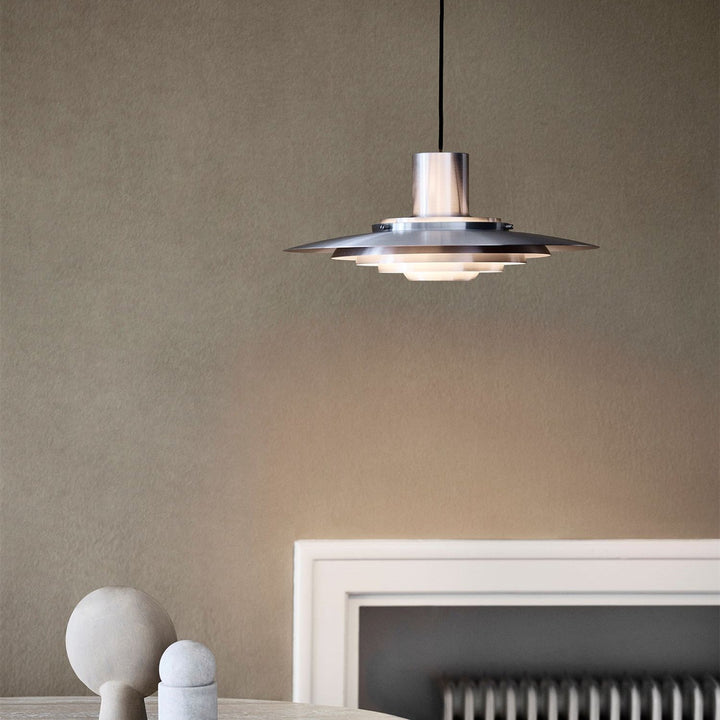 AluNord: Lampada a sospensione in ferro e alluminio con design moderno – per sala da pranzo e ristorante