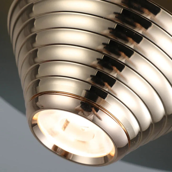 AlumaGlow: Lampada a sospensione LED in alluminio – Luce elegante per spazi moderni