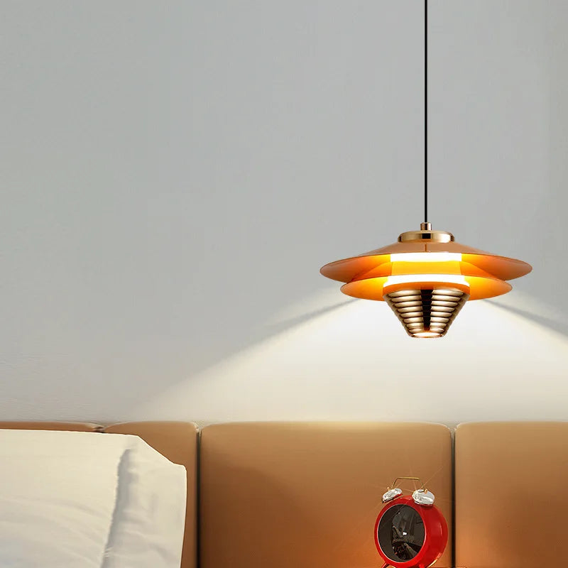 AlumaGlow: Lampada a sospensione LED in alluminio – Luce elegante per spazi moderni