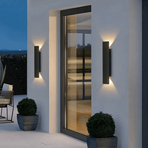 AquaLicht: Applique da esterno LED impermeabile in alluminio – Design moderno