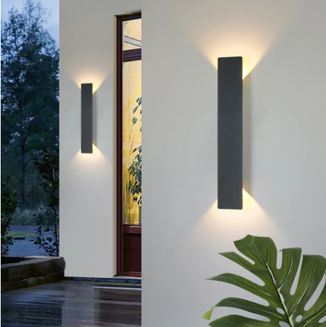 AquaLicht: Applique da esterno LED impermeabile in alluminio – Design moderno