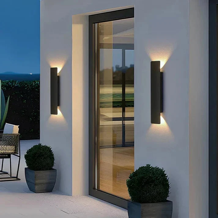 AquaLicht: Applique da esterno LED impermeabile in alluminio – Design moderno