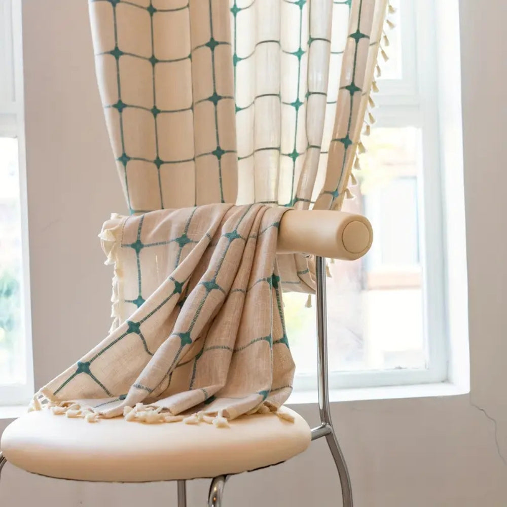 AquaNetz: Tenda in design Boho con motivo a quadretti turchesi e frange – elegante per aree da pranzo e soggiorno