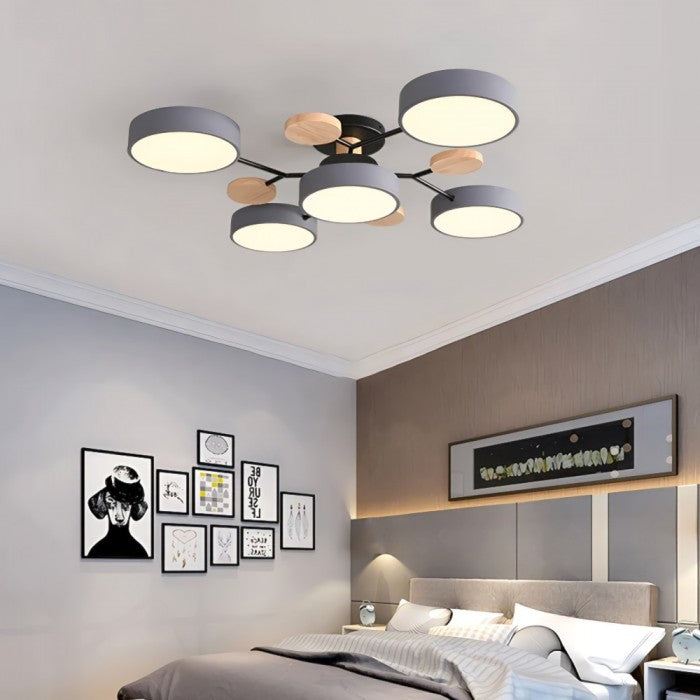 AstroLicht: Moderno lampadario a LED con design organico e dischi luminosi rotondi