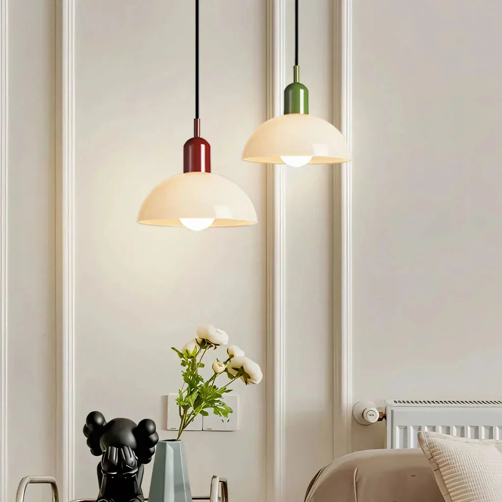 Auraviva: Lampada a sospensione LED colorata in vetro a forma di ciotola – per ambienti moderni e classici
