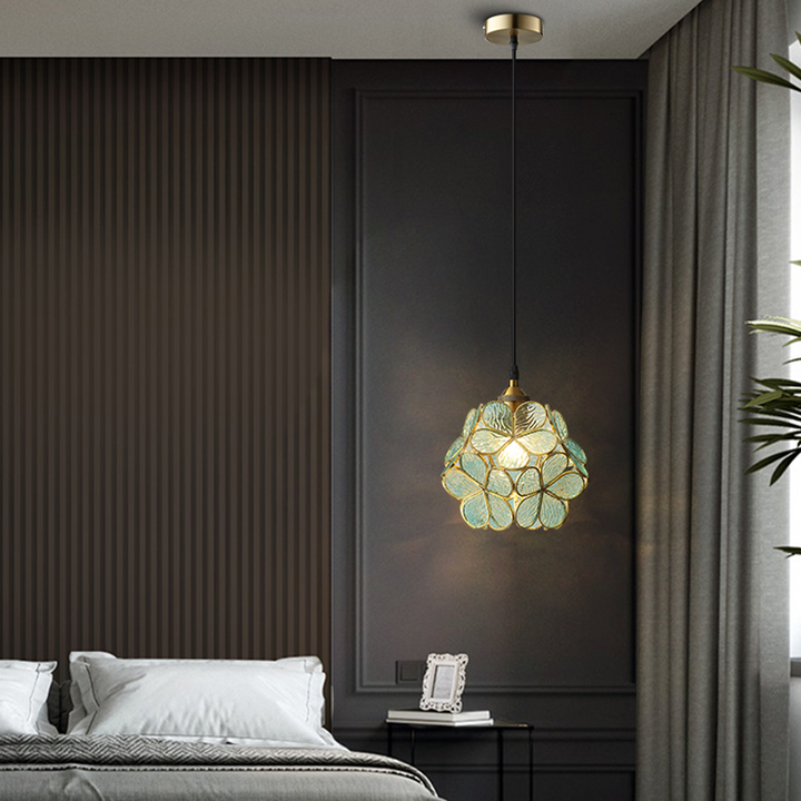 AureliaBloom: Lampada a sospensione in vetro con design a petali – ideale per soggiorno e camera da letto