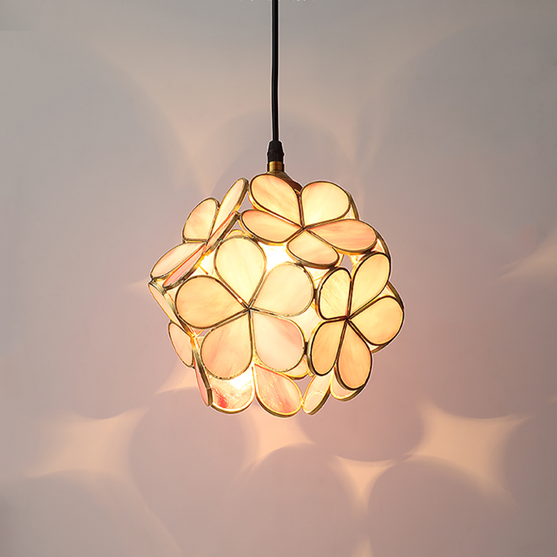 AureliaBloom: Lampada a sospensione in vetro con design a petali – ideale per soggiorno e camera da letto