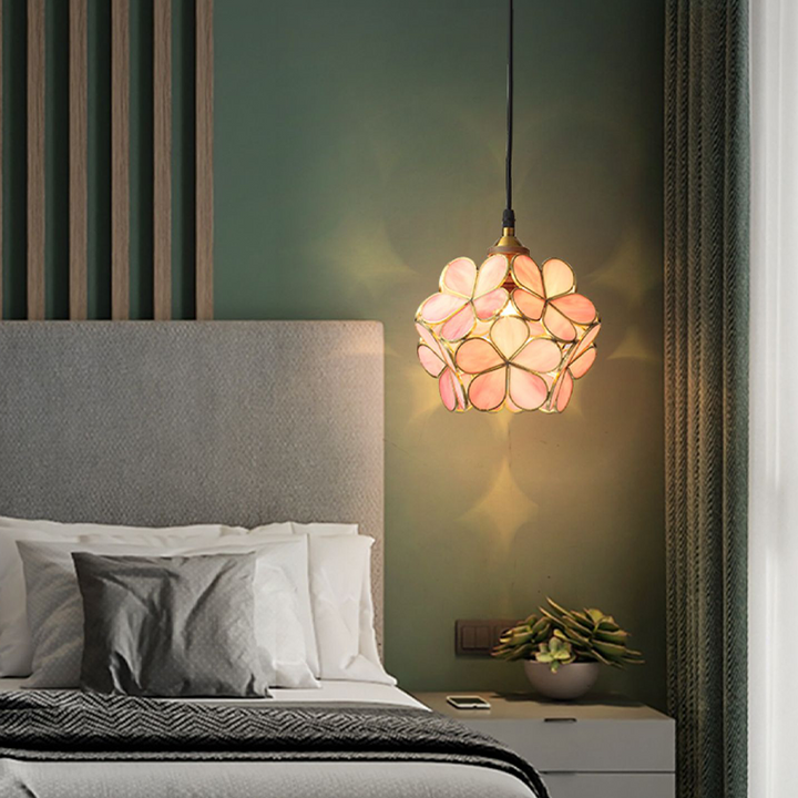 AureliaBloom: Lampada a sospensione in vetro con design a petali – ideale per soggiorno e camera da letto