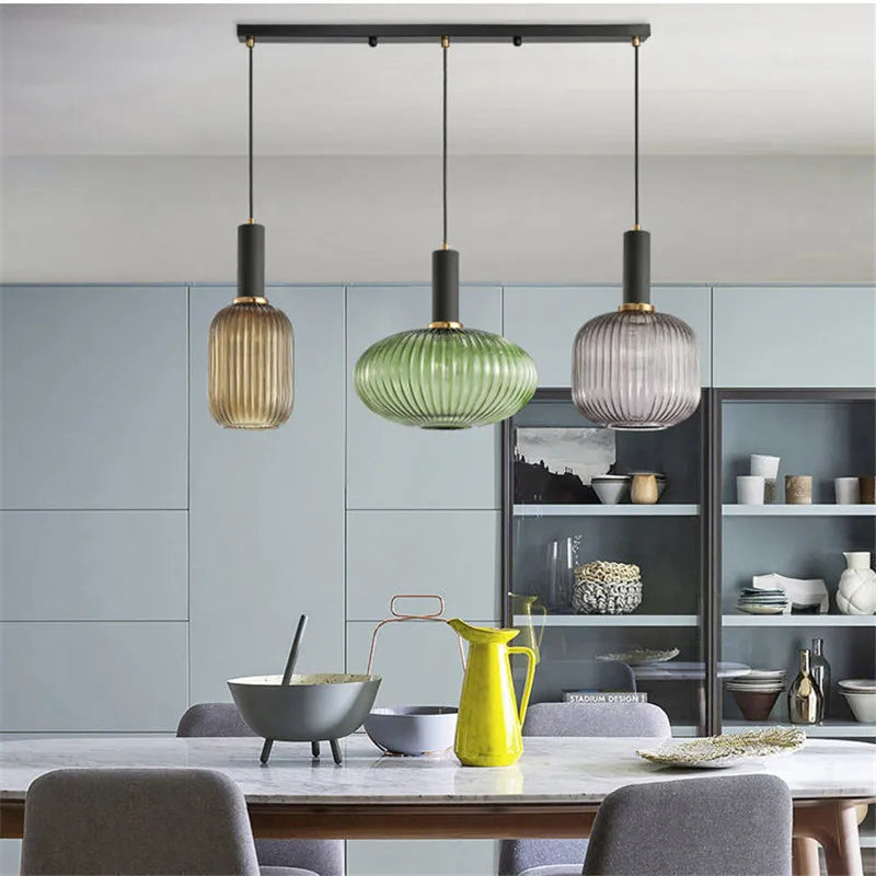AuriGlas: Lampada a sospensione in vetro design vintage – Elegante lampada a sospensione con dettagli in ottone