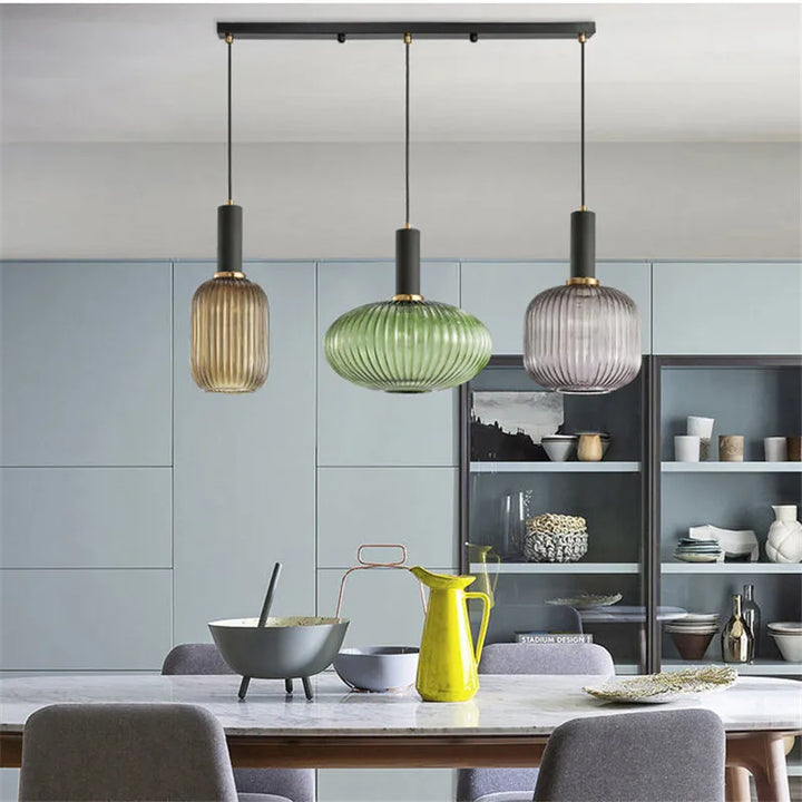 AuriGlas: Lampada a sospensione in vetro design vintage – Elegante lampada a sospensione con dettagli in ottone