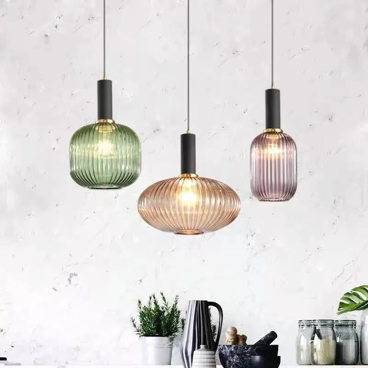 AuriGlas: Lampada a sospensione in vetro design vintage – Elegante lampada a sospensione con dettagli in ottone