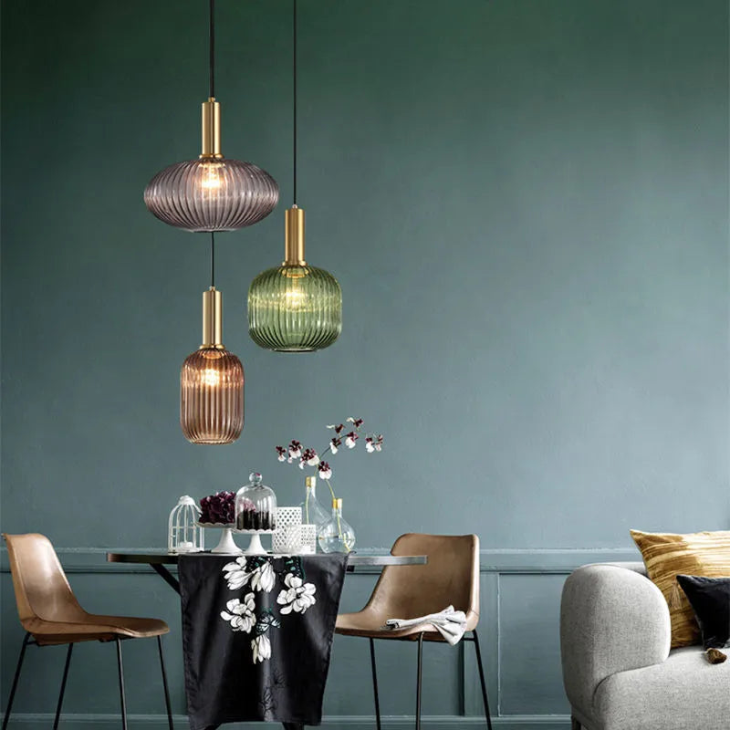 AuriGlas: Lampada a sospensione in vetro design vintage – Elegante lampada a sospensione con dettagli in ottone