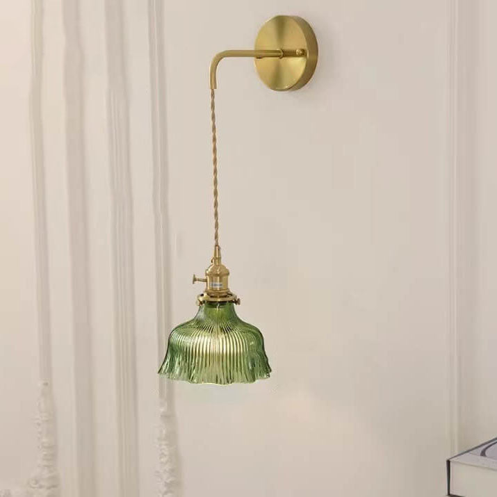 AuroraMessing: Elegante Applique LED 1-fiamma con paralume floreale in vetro verde &amp; ottone – ideale per soggiorni &amp; ingressi