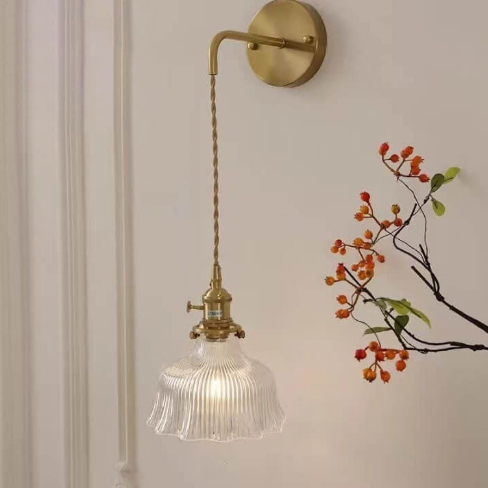 AuroraMessing: Elegante Applique LED 1-fiamma con paralume floreale in vetro verde &amp; ottone – ideale per soggiorni &amp; ingressi