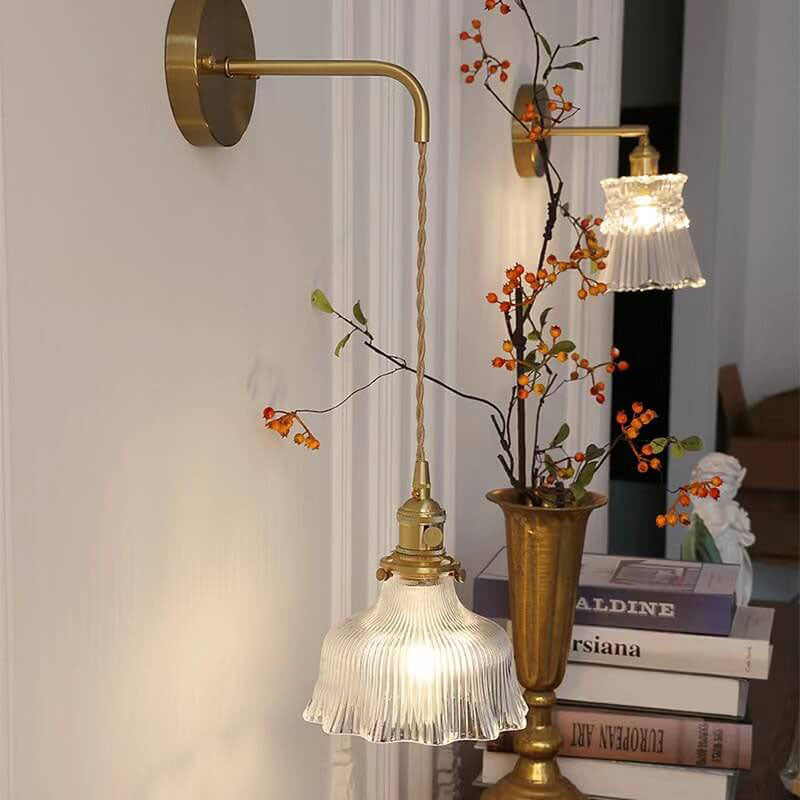AuroraMessing: Elegante Applique LED 1-fiamma con paralume floreale in vetro verde &amp; ottone – ideale per soggiorni &amp; ingressi
