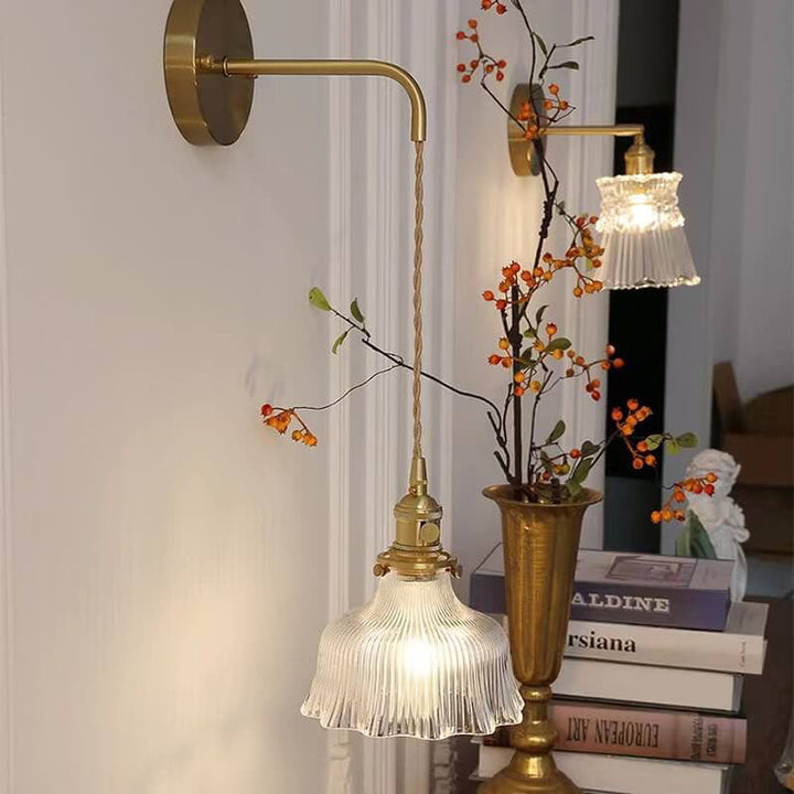 AuroraMessing: Elegante Applique LED 1-fiamma con paralume floreale in vetro verde &amp; ottone – ideale per soggiorni &amp; ingressi