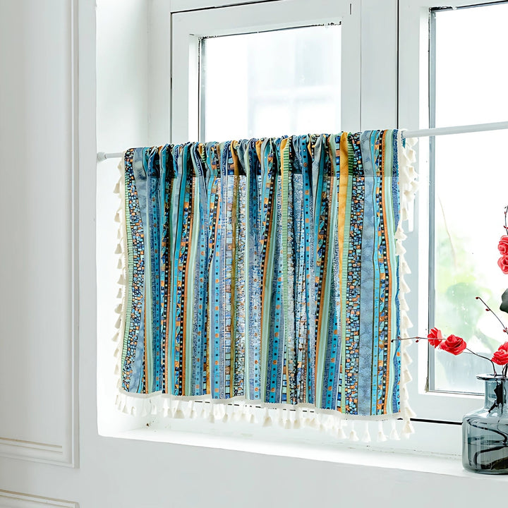 AuroraStrisce: Tendaggi in stile Boho con strisce e pon-pon – eleganti e filtranti per la luce per la camera da letto