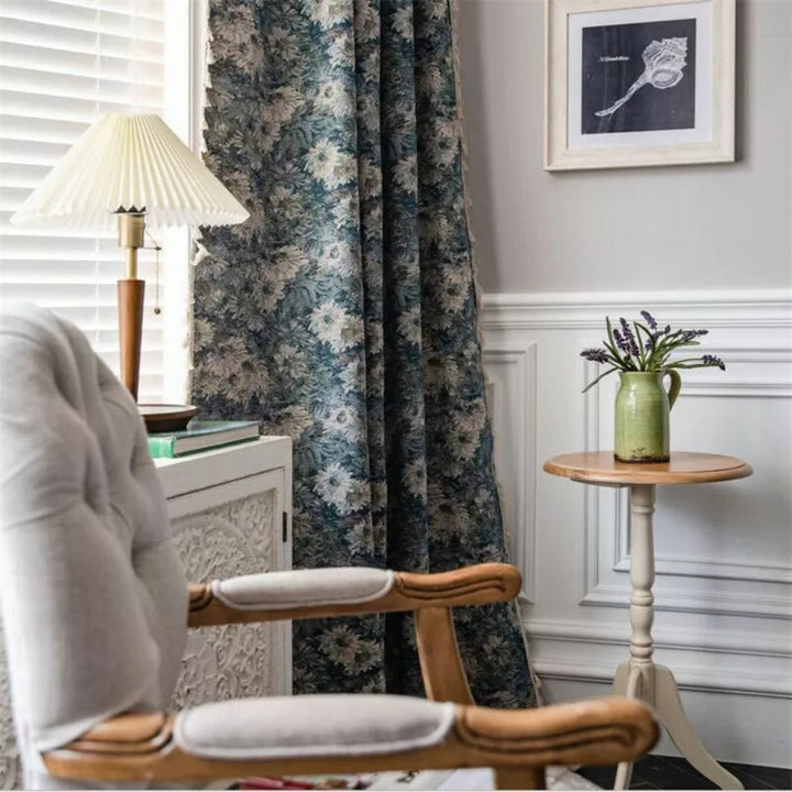 AzurFlora: Tenda Blu con Design di Fiori &amp; Frange – decorativa e facile da mantenere per la camera da letto