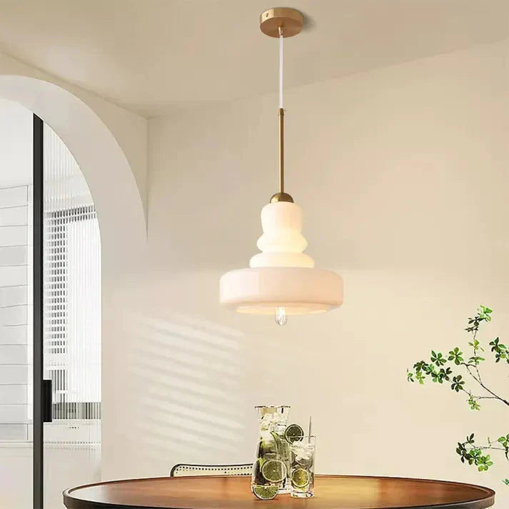 Bauvelle: Lampada a sospensione in vetro e ottone in forma di zucca – per ambienti di design eleganti