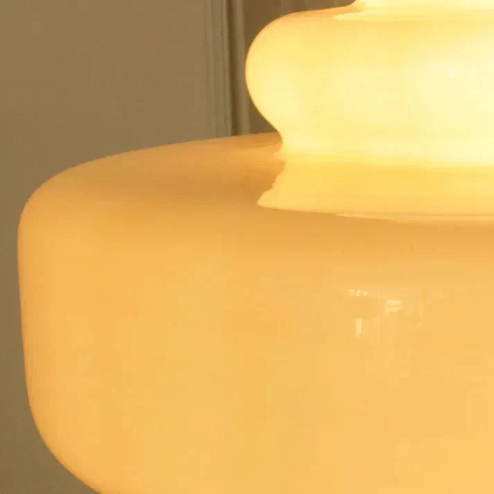 Bauvelle: Lampada a sospensione in vetro e ottone in forma di zucca – per ambienti di design eleganti