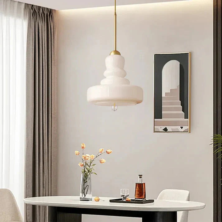 Bauvelle: Lampada a sospensione in vetro e ottone in forma di zucca – per ambienti di design eleganti