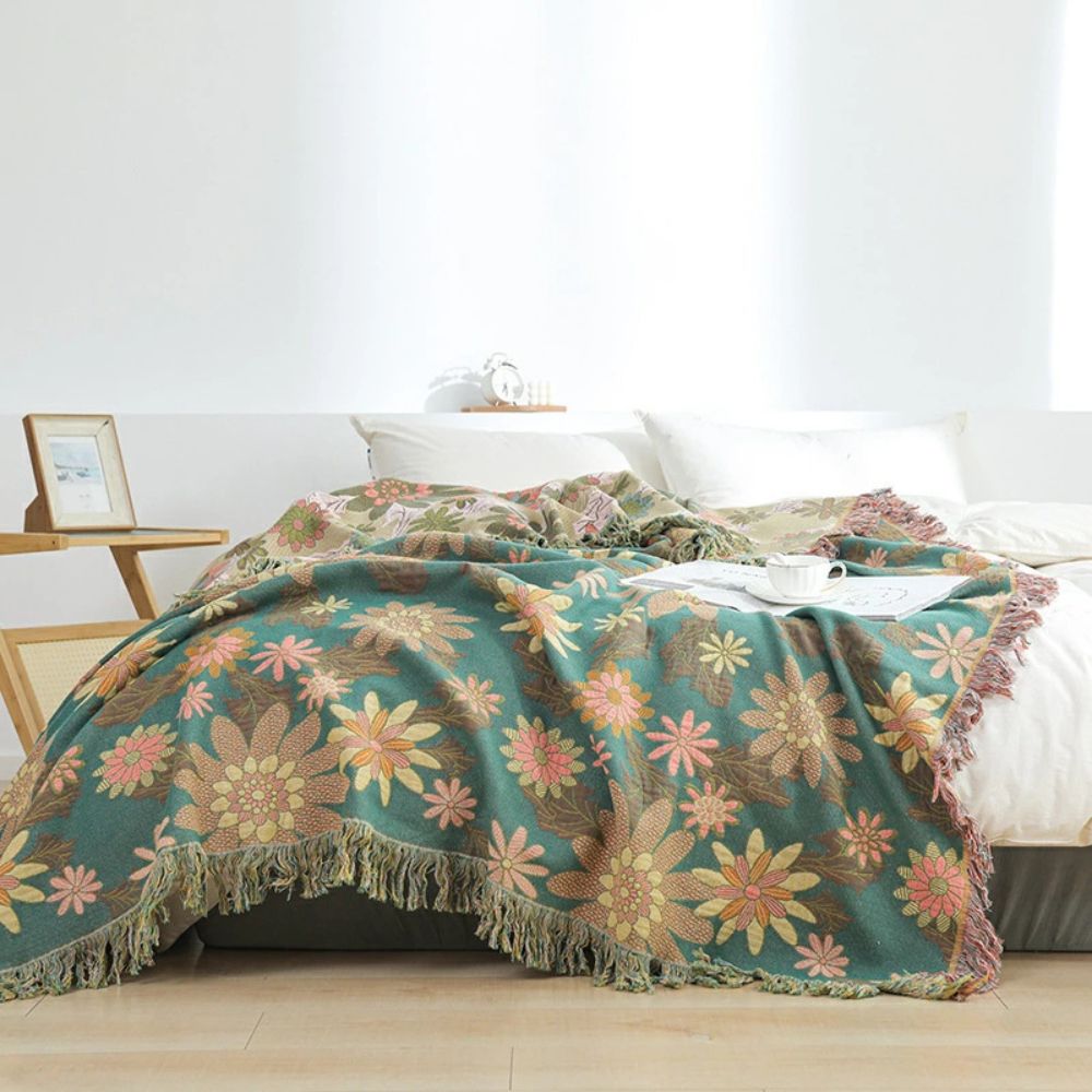 BlütenGrün: Coperte in cotone con design jacquard a motivo floreale e funzione reversibile – per divano e camera da letto