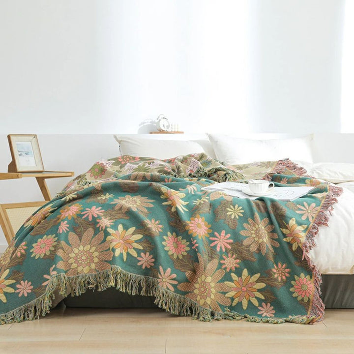 BlütenGrün: Coperte in cotone con design jacquard a motivo floreale e funzione reversibile – per divano e camera da letto